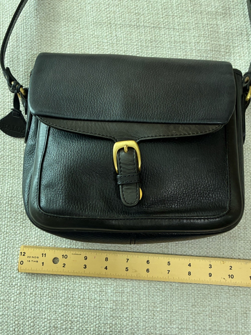 Vintage Bally EUC Crossbody
Purse Black Pebbled Leather
Brass Hardware - Picture 7 of 16